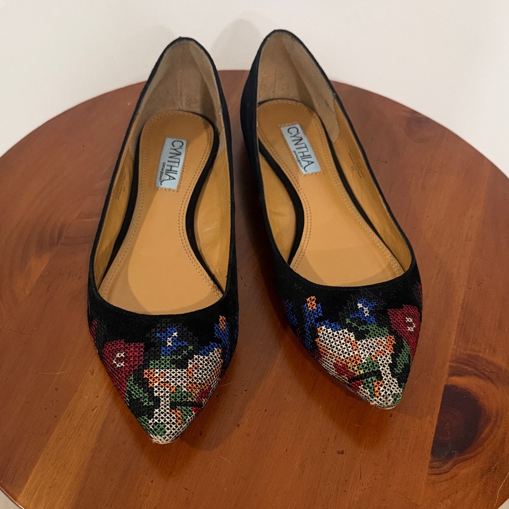 Women's Embroidered Floral Flats - Black and Multicolor